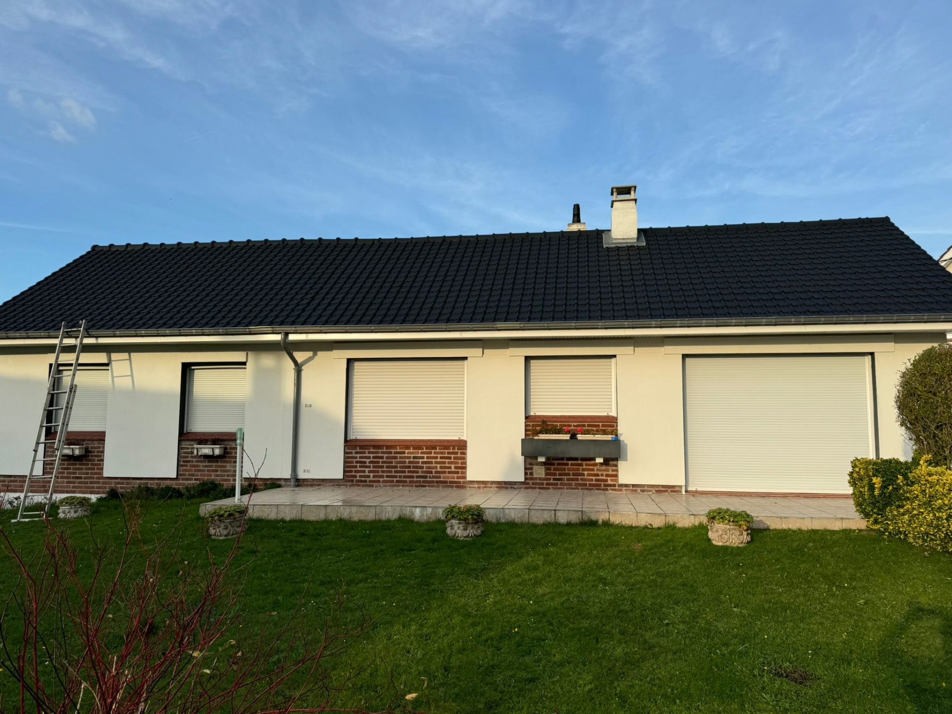 Peinture façade et *hydrofuge* : esthétique et protection durable